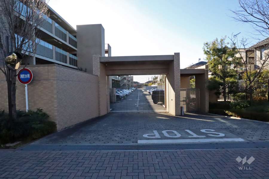 駐車場出入口（リングシャッター付き）
