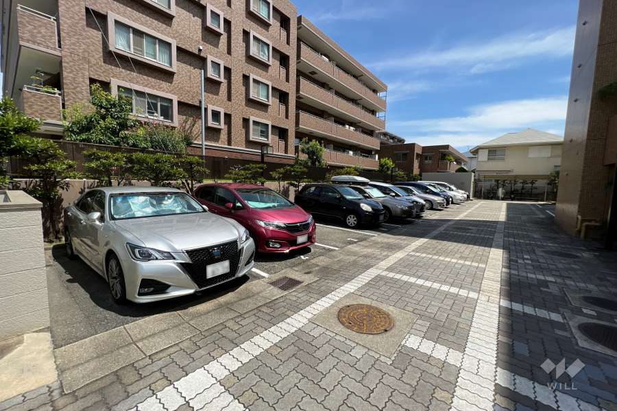 敷地内駐車場(屋外平面式)