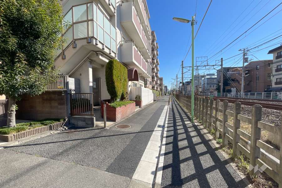 敷地南側の前面道路　