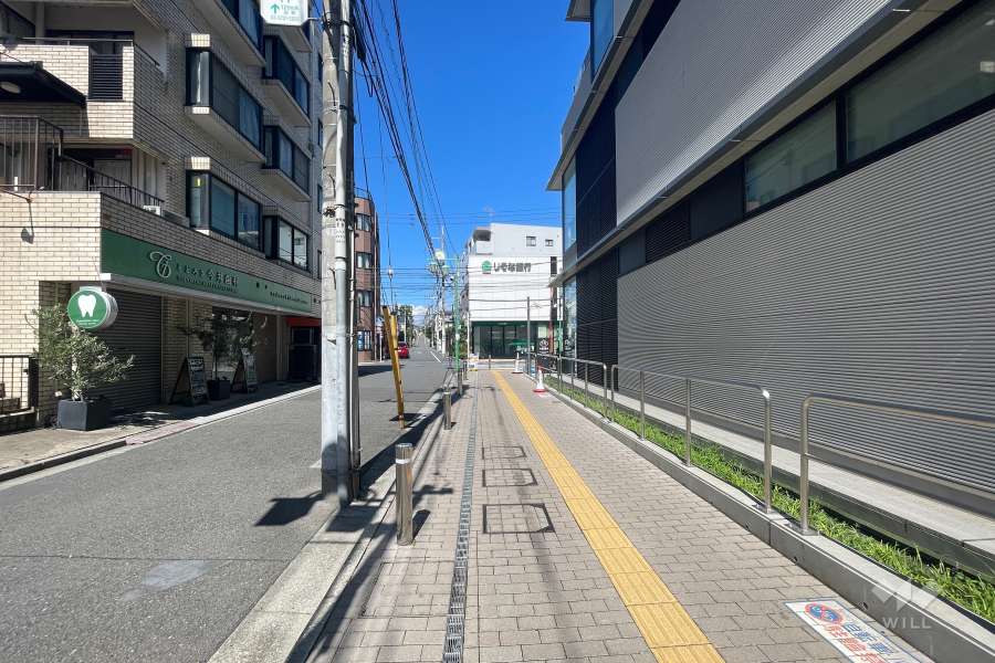 敷地東側の前面道路　