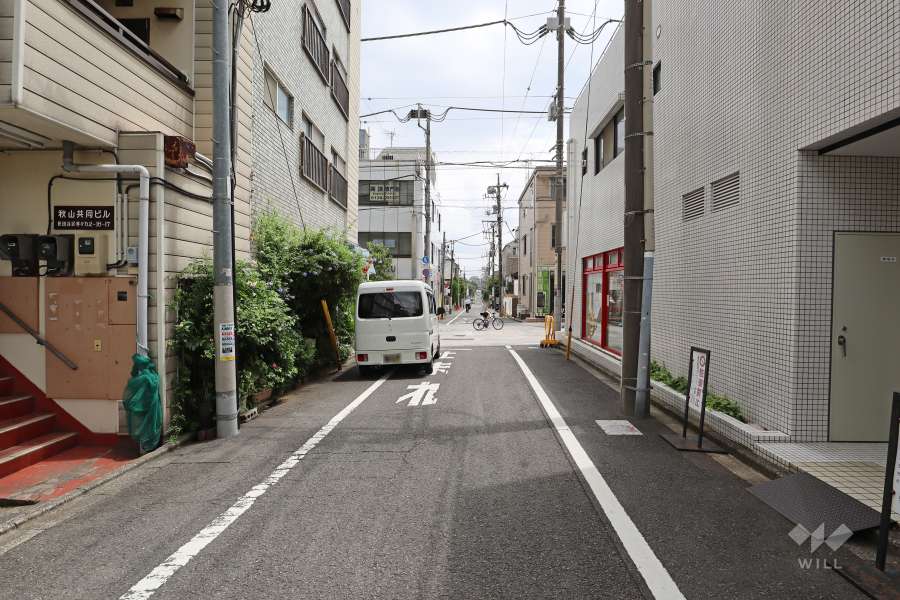 敷地北側の前面道路