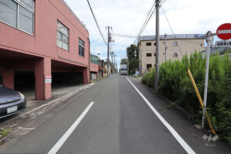 敷地南側の前面道路