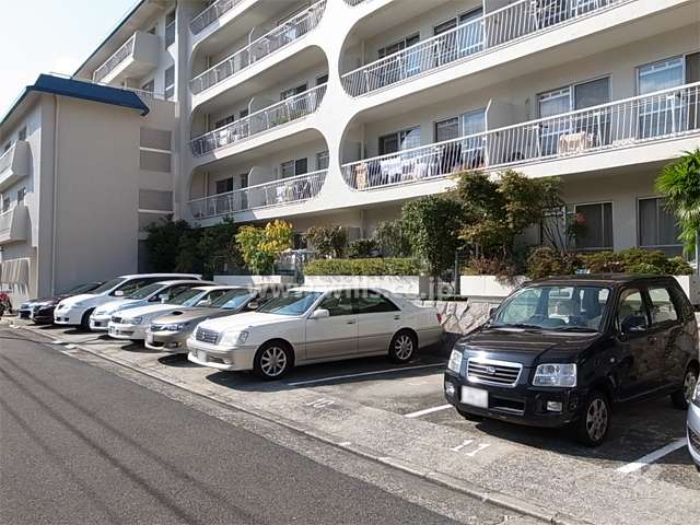 敷地内駐車場（屋外平面式）