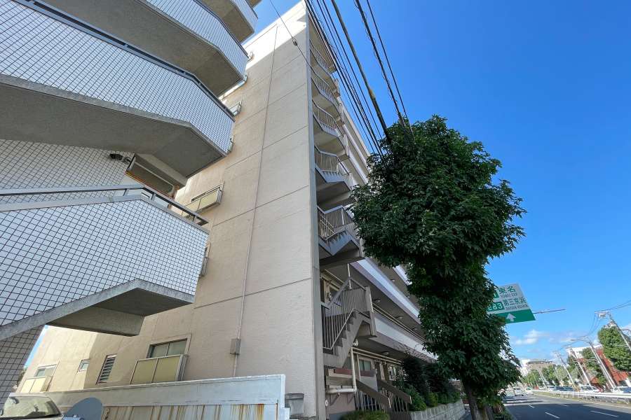 自由が丘フラワーマンションの外観（東側から）