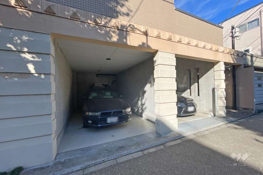 敷地内駐車場（屋内平面式と屋内機械式）