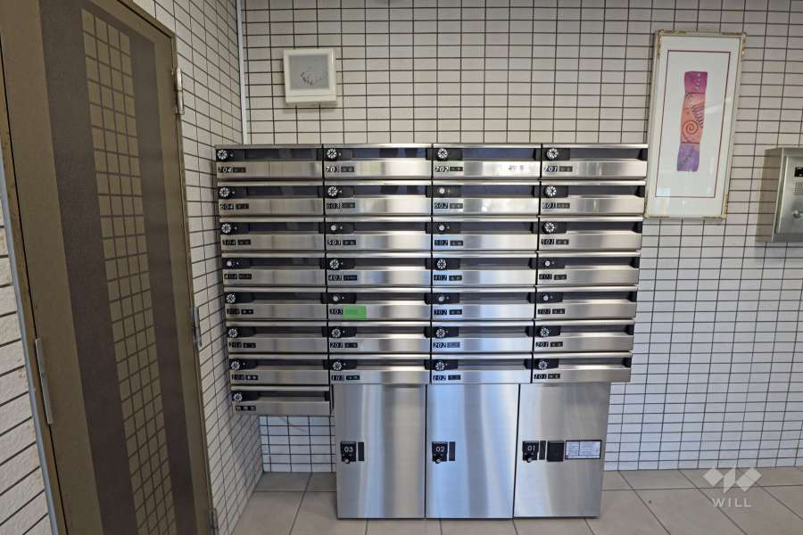 共用ポストおよび宅配ボックス