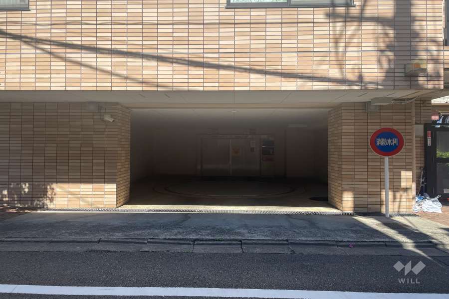 駐車場の出入り口　