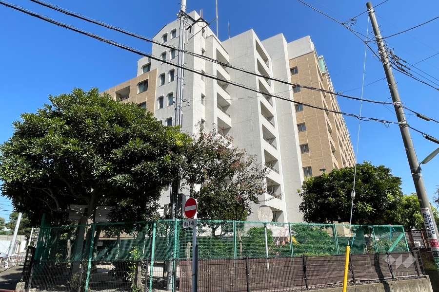 ブランズジオ等々力の外観（南西側から）