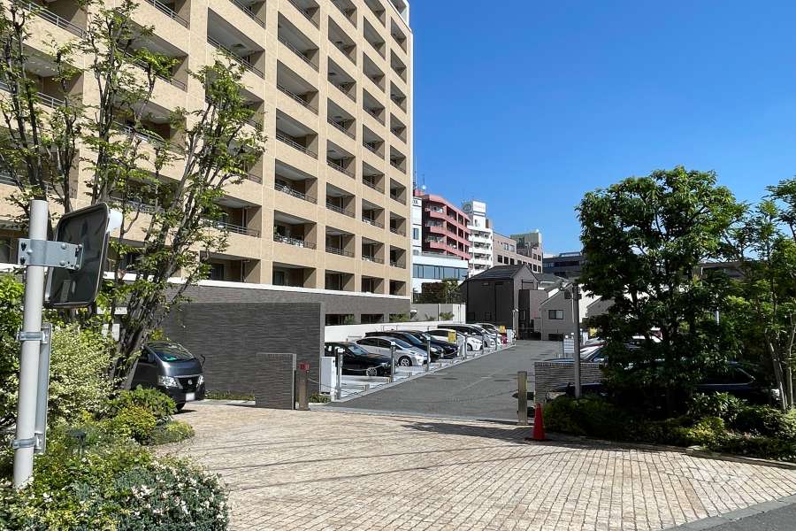 駐車場の出入り口