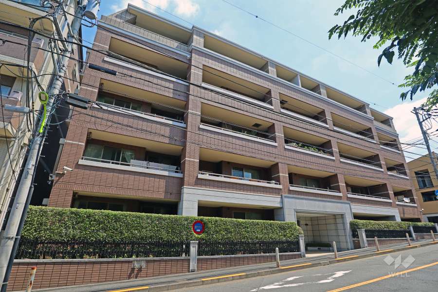 ファミールグラン等々力の外観（南西側から）