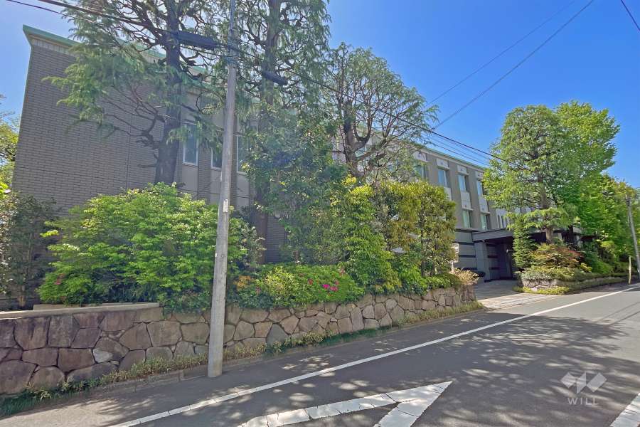 グランドメゾン等々力の外観（北東側から）