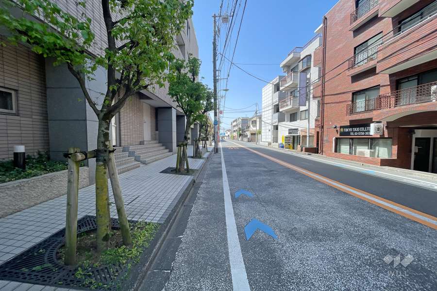 敷地北西側の前面道路