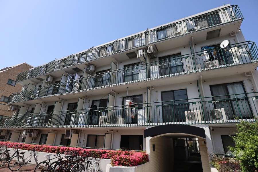 スカイコート千歳烏山納品の外観（南東側から）