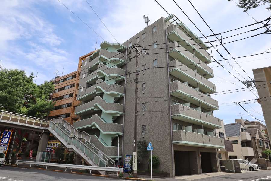 アフェクシオン南烏山の外観（北西側から）