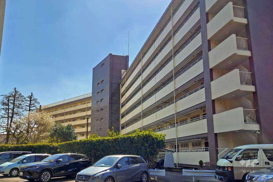 烏山南住宅2号棟の外観（北側から）