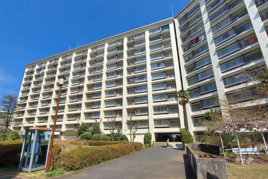 烏山南住宅１号棟の外観(南側から)