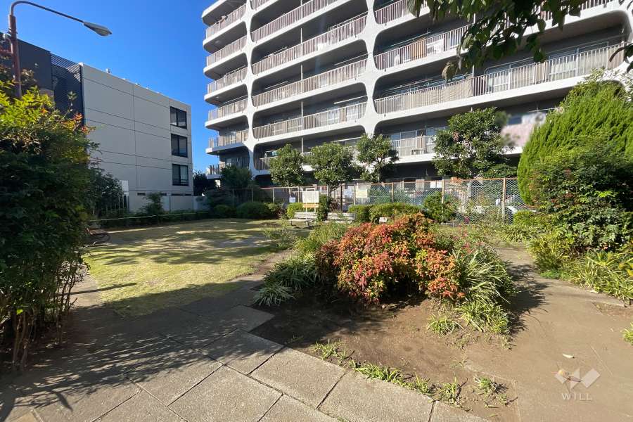 隣接する世田谷区立南烏山なんてん公園　