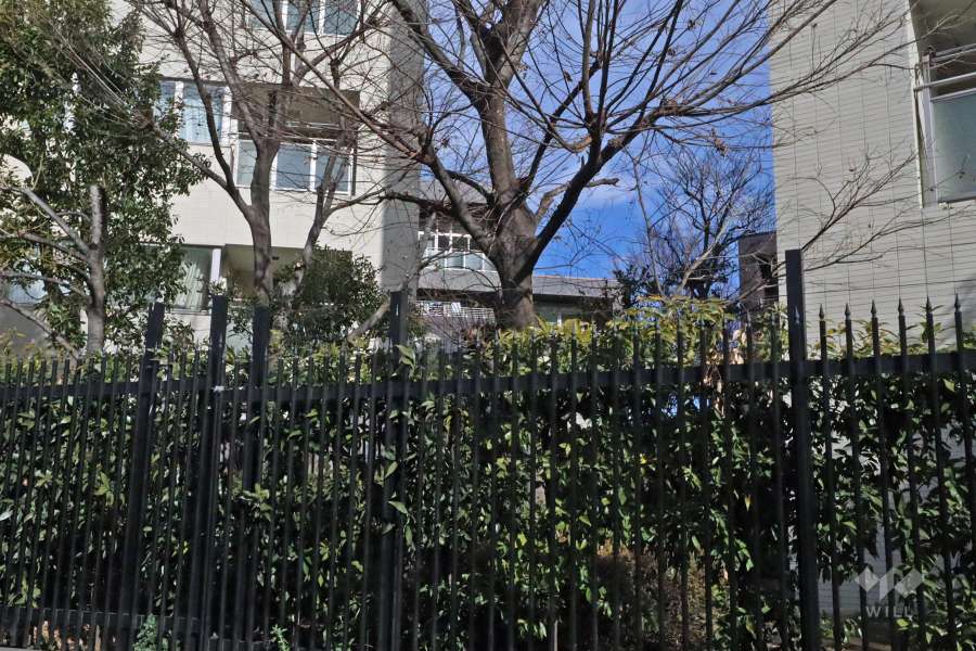 グローリオ蘆花公園ヴィラＢ棟の外観（南側から）