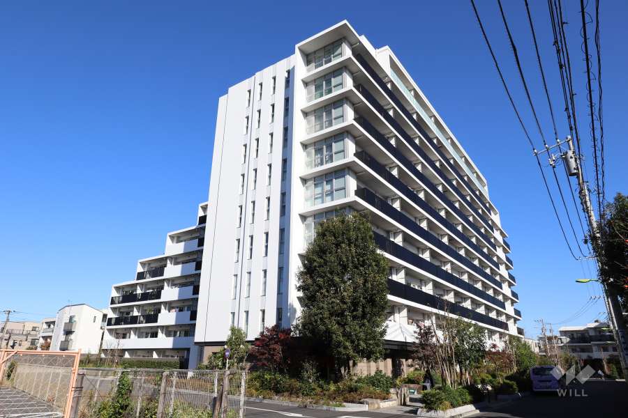 ザ・パークハウス千歳烏山グローリオエアリーコートの外観（南西側から）