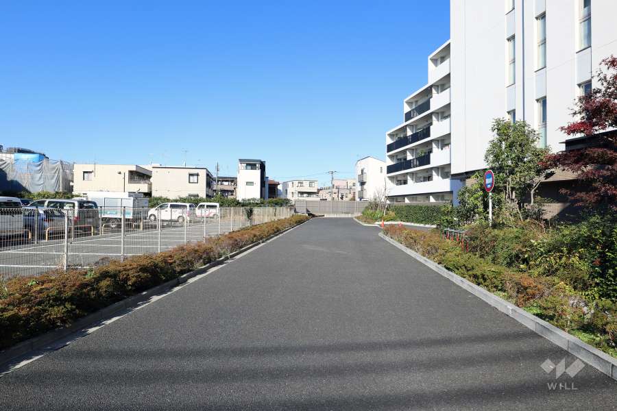 敷地内駐車場（屋外平面式）の出入り口