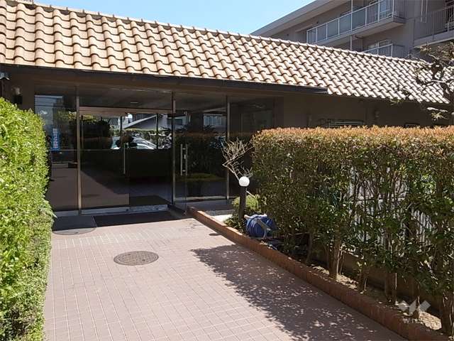 北棟と南棟との間にあるエントランス棟