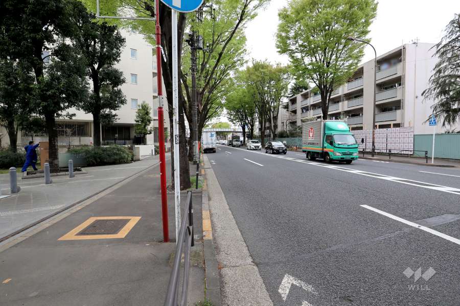 敷地北側の前面道路