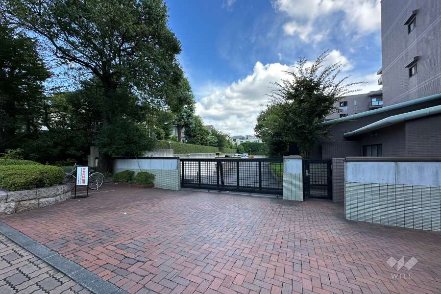 駐車場の出入り口