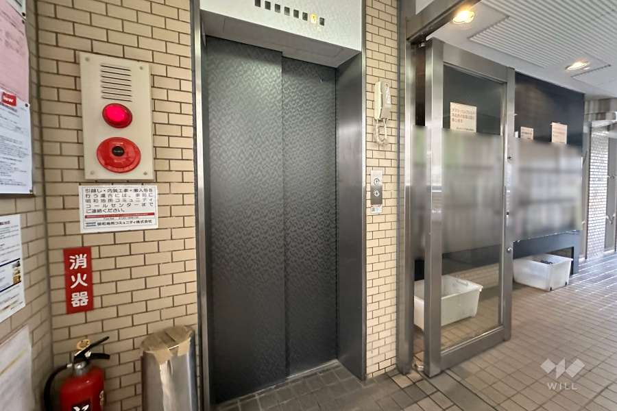 共用のエレベーター