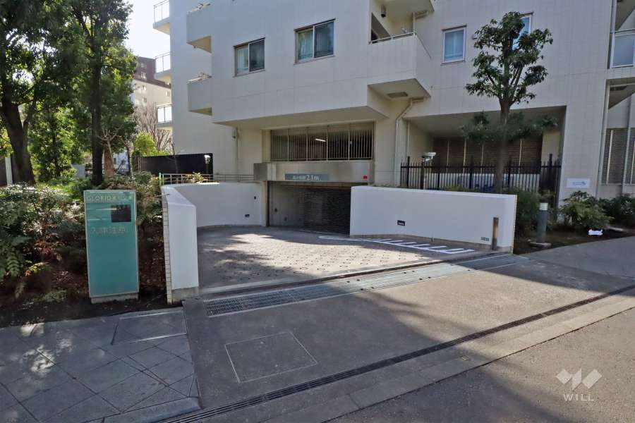 敷地内駐車場（屋内平面式）の出入り口