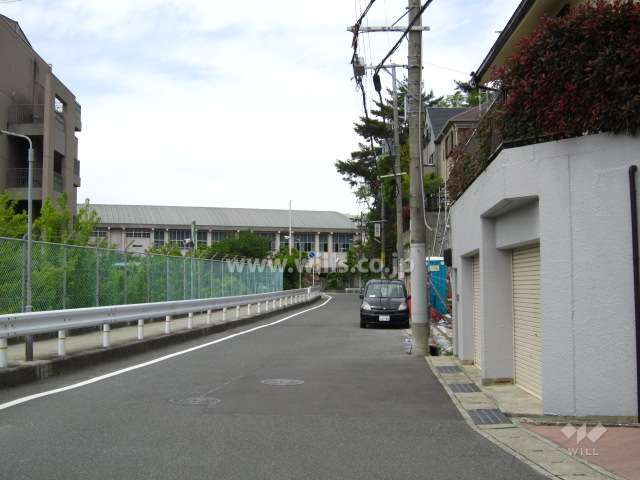 周辺の街並み。閑静な住宅街です。