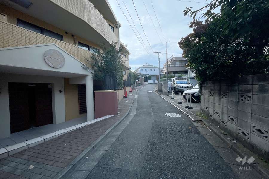 敷地北側の前面道路