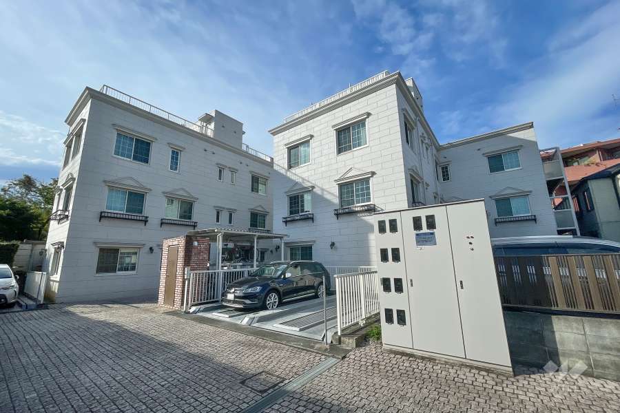 ユーロコート梅ヶ丘の外観（南側から）