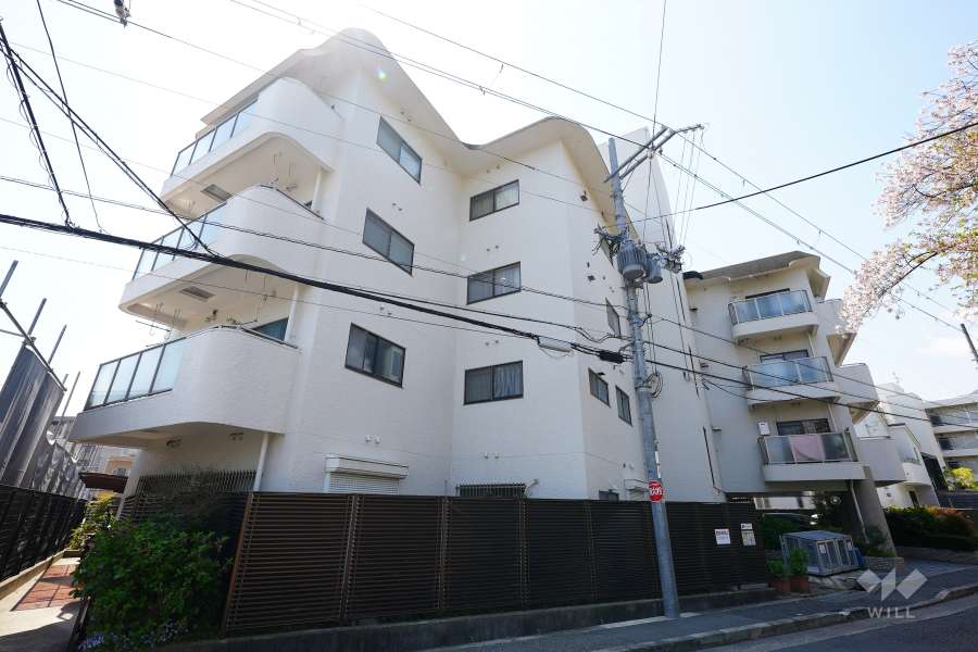 コボリマンション夙川桜台の外観（北東側から）