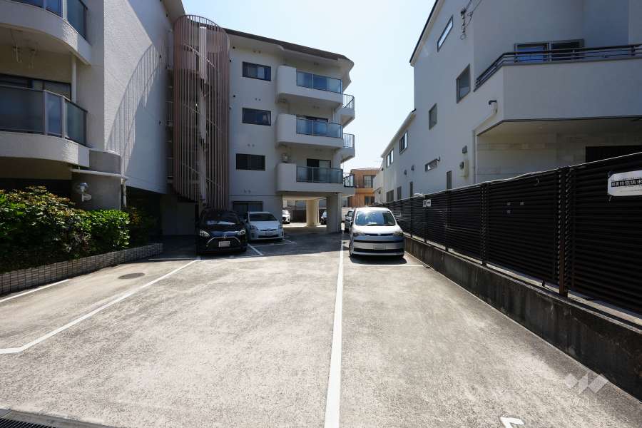 敷地内駐車場（屋外平面式）