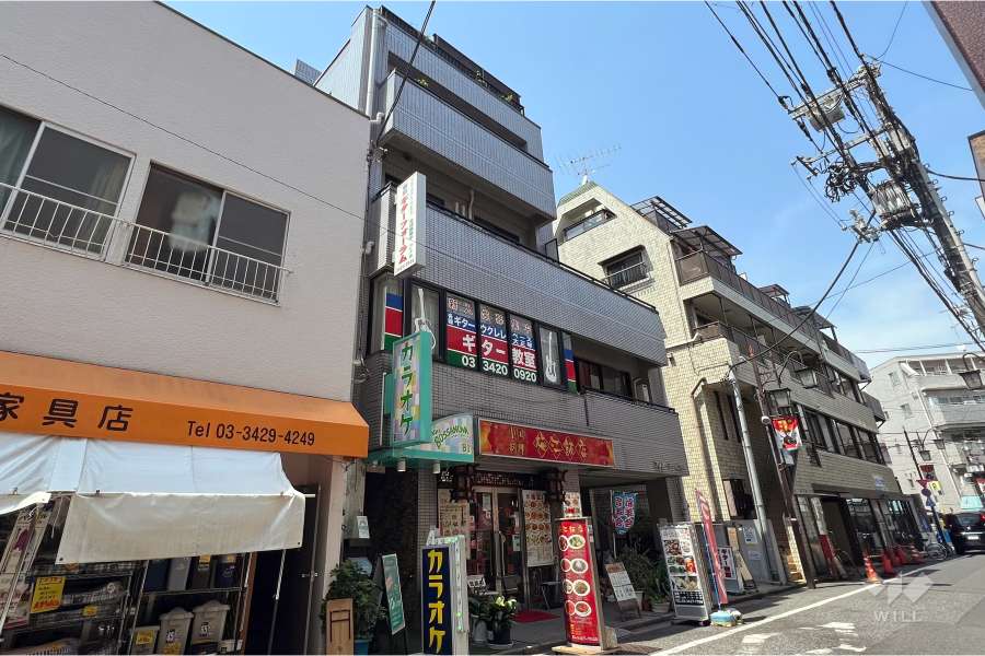 コリンデビューの外観(南東側から)