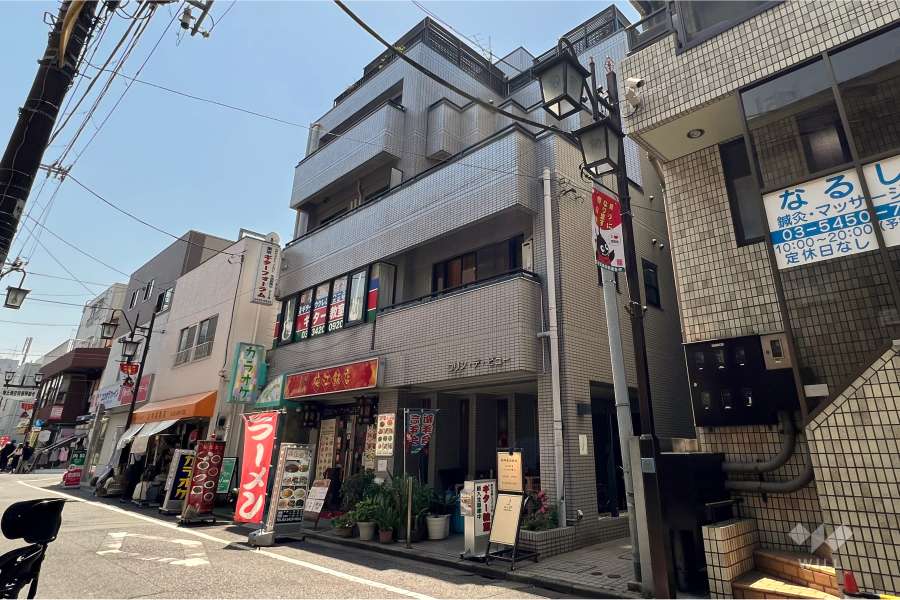 コリンデビューの外観(北東側から)