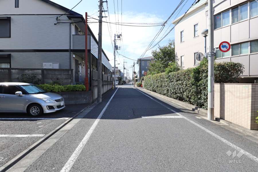 敷地北側の前面道路