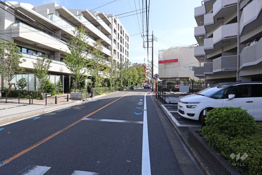 敷地北東側の前面道路
