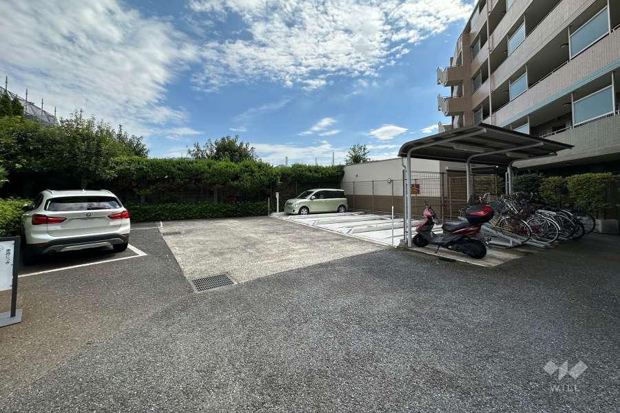 敷地内駐車場（屋外平面式）