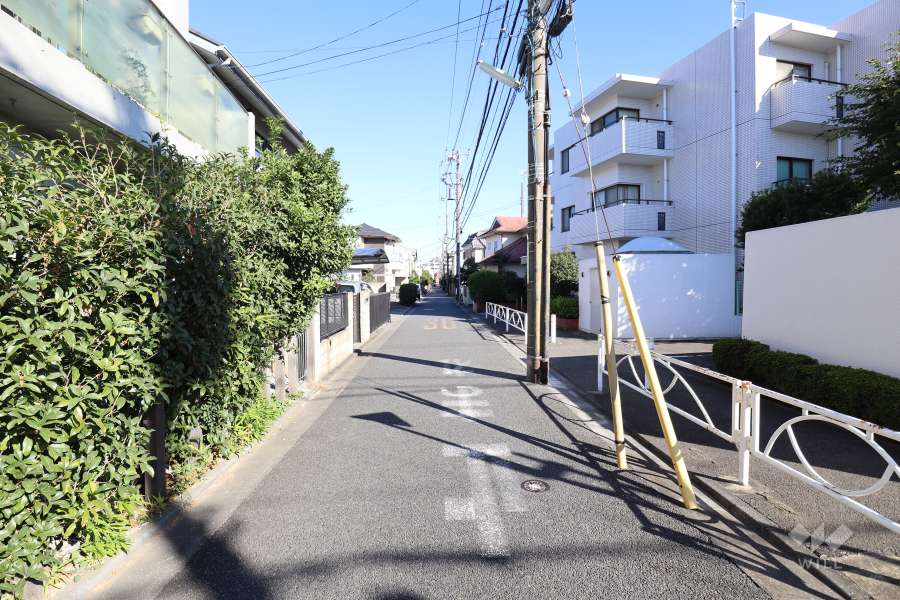 敷地北側の前面道路　