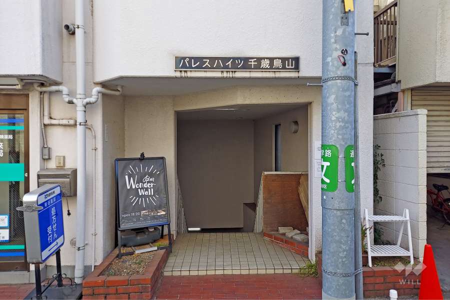 東側のエントランス
