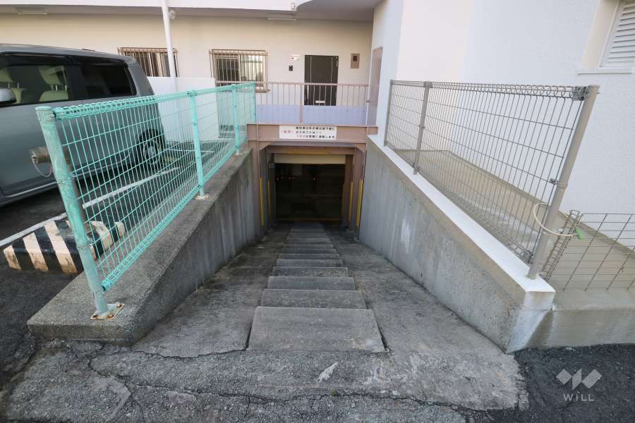 地下トランクルームの出入口