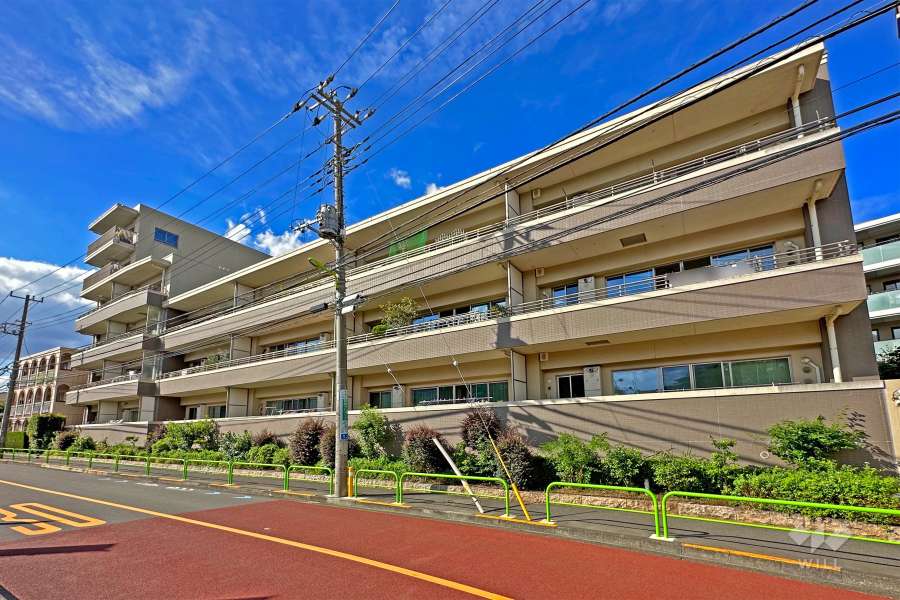 パークホームズエアリーコート蘆花公園の外観（南東側から）