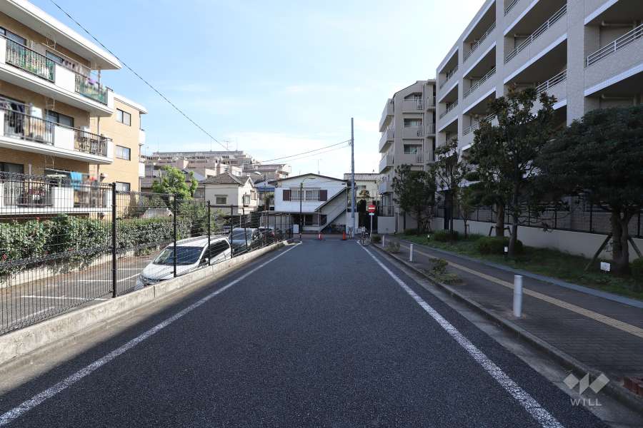 敷地東側の前面道路　