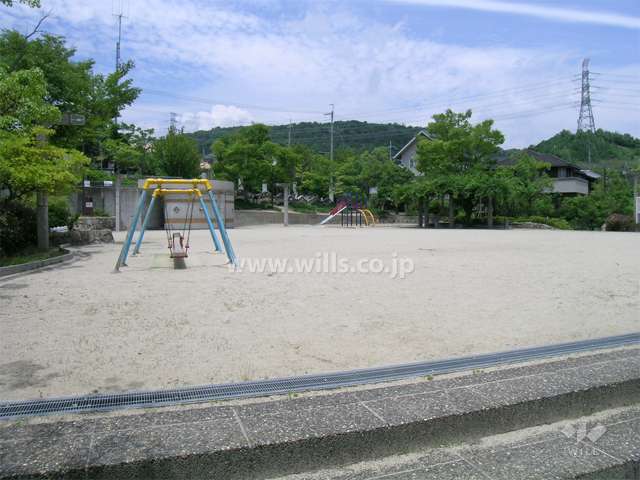 敷地の北側にある『東山台東公園』