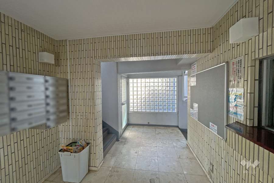 エントランスホール（共用ポスト）