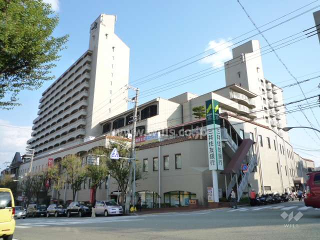 夙川グリーンタウンの外観（北西側から）　左が北棟、右が南棟です。