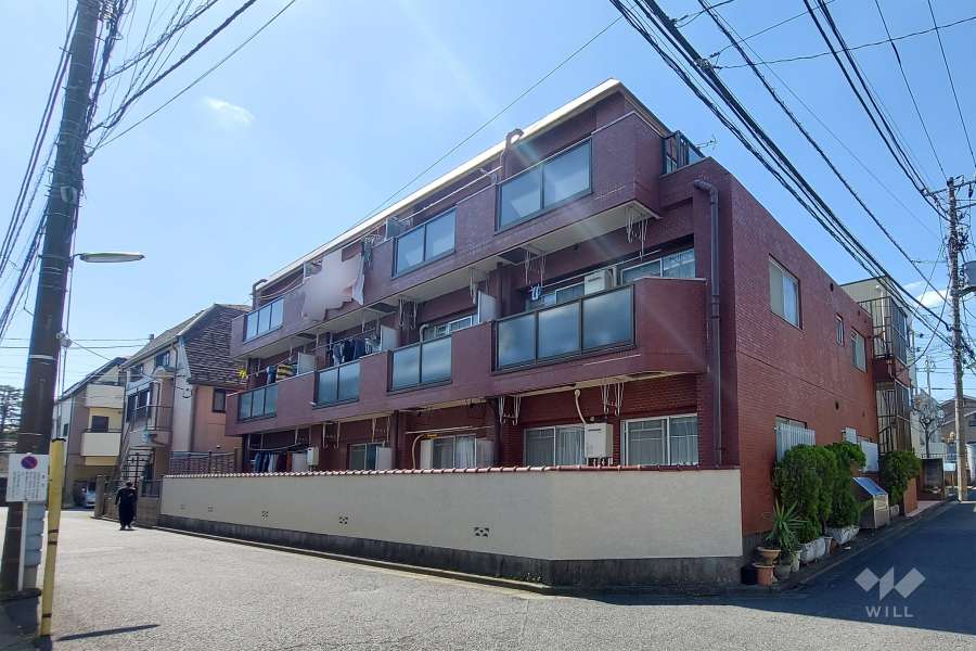 サンパレス烏山の外観(北東から)