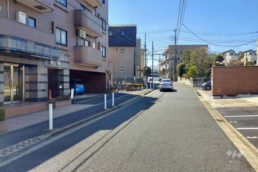敷地北側の前面道路