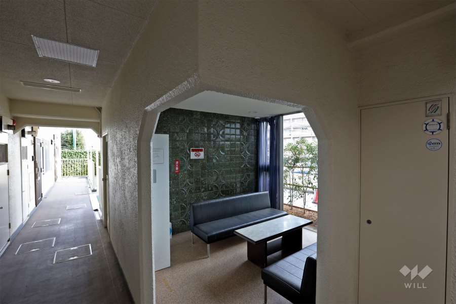 エントランス（談話スペース）